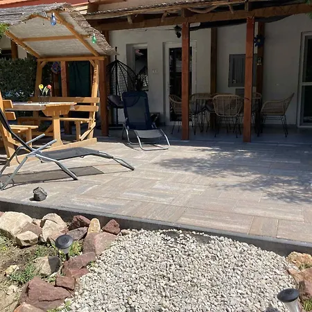Theodor Tomaj 3bdr Ac Garden Terrace Сasa de vacaciones